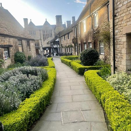 The Talbot Hotel, Oundle , Near Peterborough Esterno foto