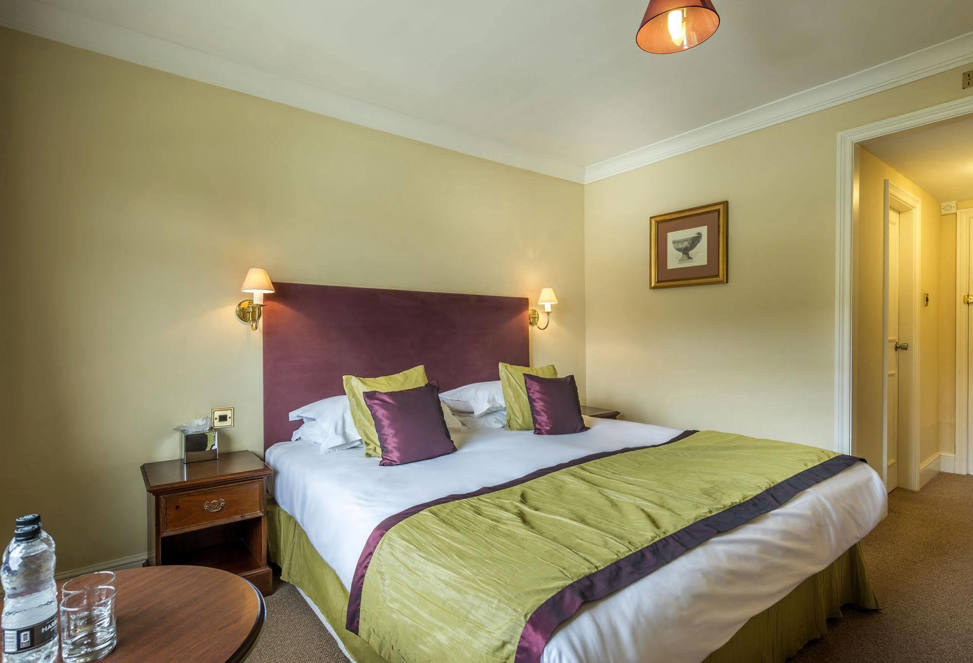 The Talbot Hotel, Oundle , Near Peterborough Esterno foto
